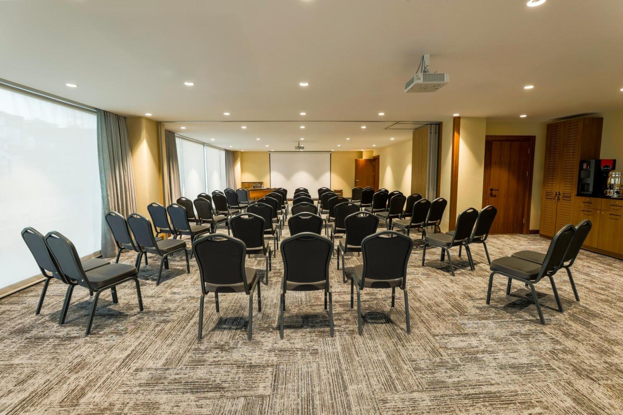 ホテル Ibis Styles Istanbul Kurtkoy エクステリア 写真