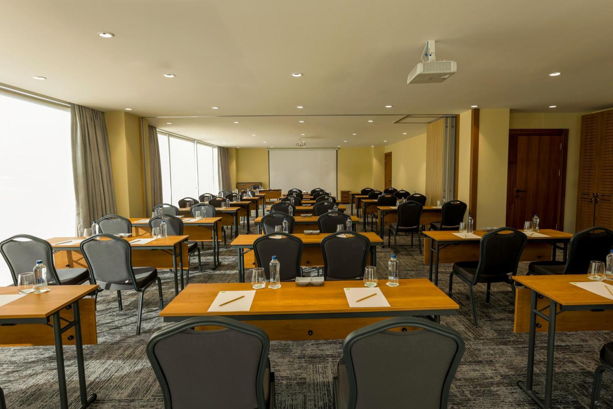 ホテル Ibis Styles Istanbul Kurtkoy エクステリア 写真